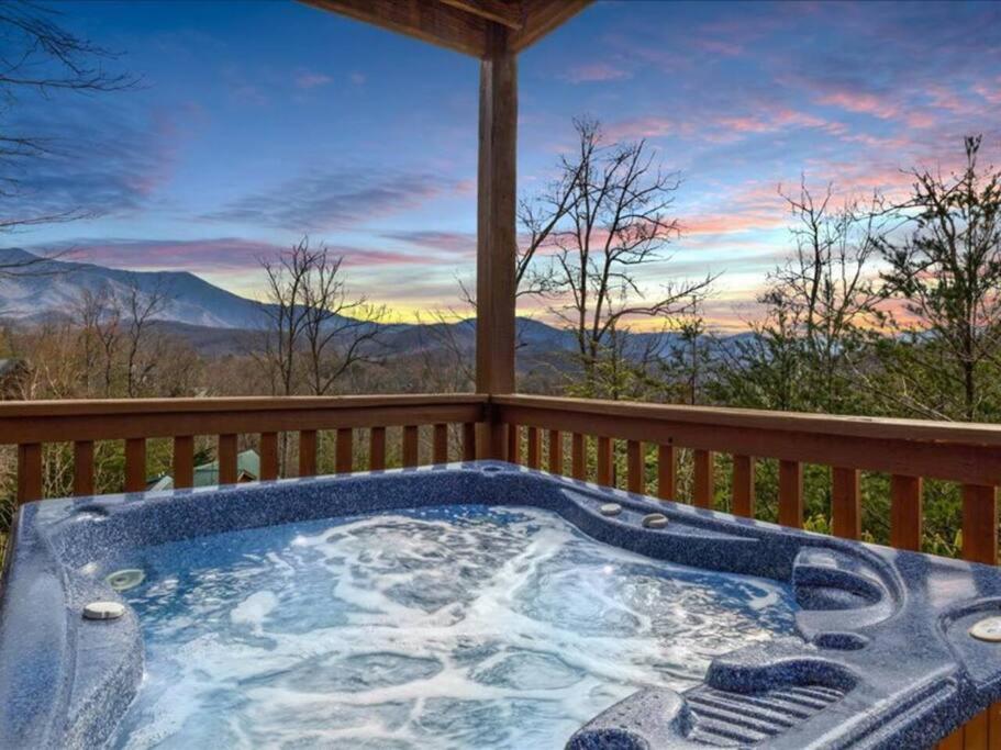 Breathtaking Views Of The Smokies, 3 Mins To Gatlinburg Villa Buitenkant foto