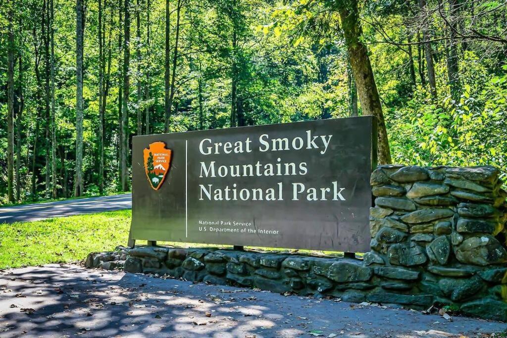 Breathtaking Views Of The Smokies, 3 Mins To Gatlinburg Villa Buitenkant foto